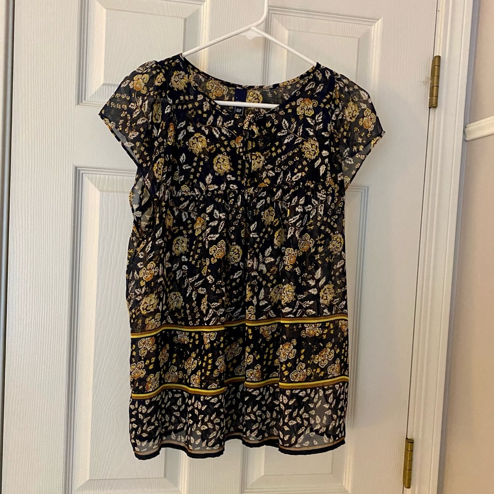 Gap navy short sleeve floral